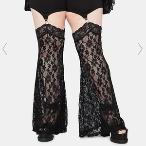 ISO‼️‼️‼️‼️ Widow Lace Garter Leggings